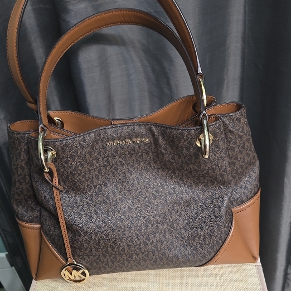 Michael Kors Brown and Tan Shoulder Bag EUC - Picture 2 of 15